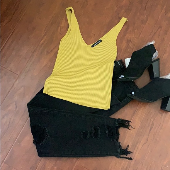 Yellow Avocado Tank Top 🥑 - Picture 4 of 9